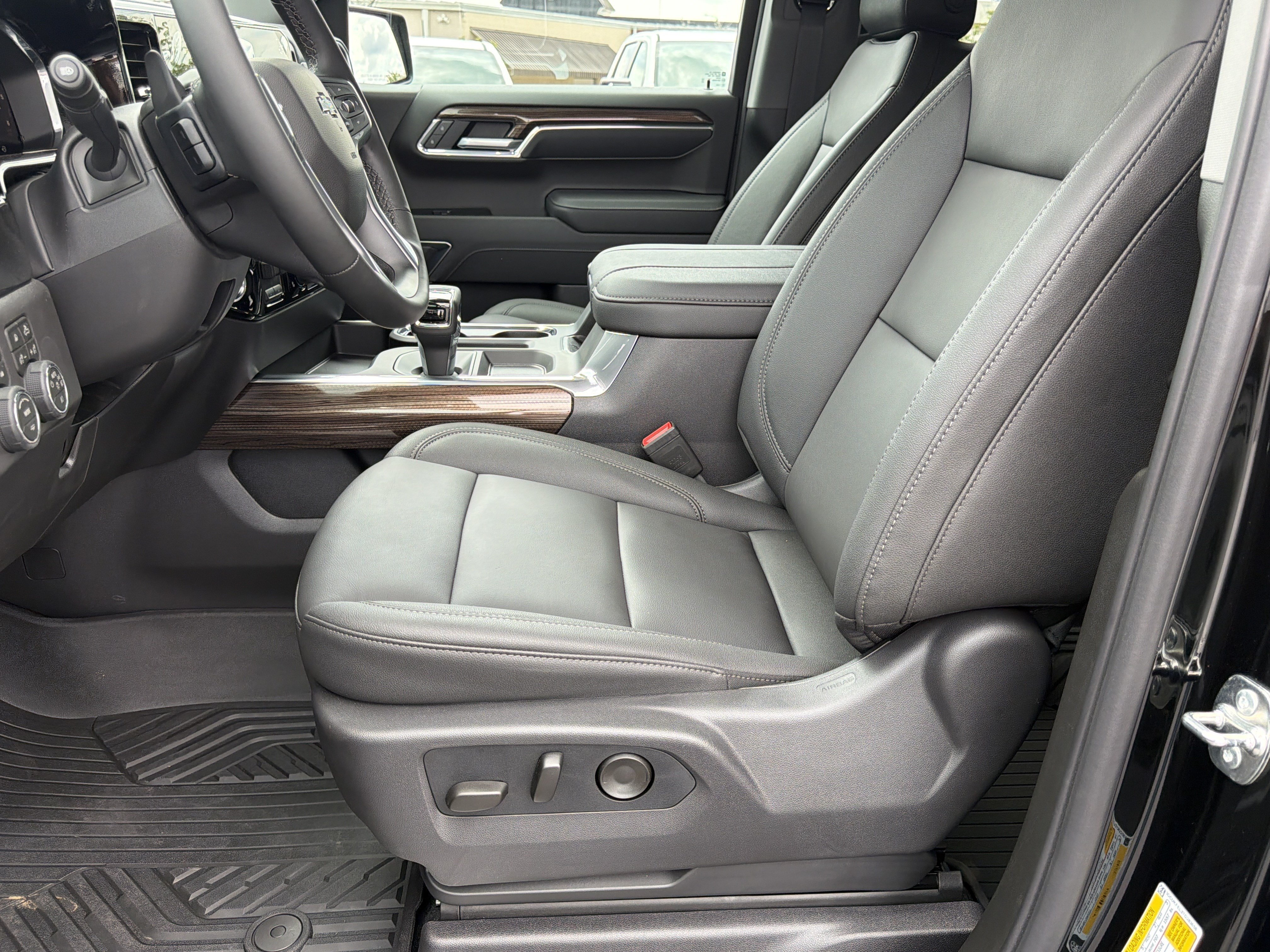 2026 Chevrolet Silverado 1500 LT Trail Boss - Photo 9