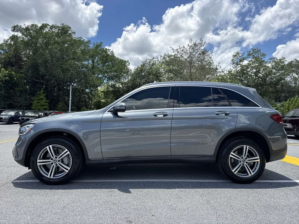 Used 2021 Graphite Gray Metallic Mercedes-Benz GLC 300 image 27