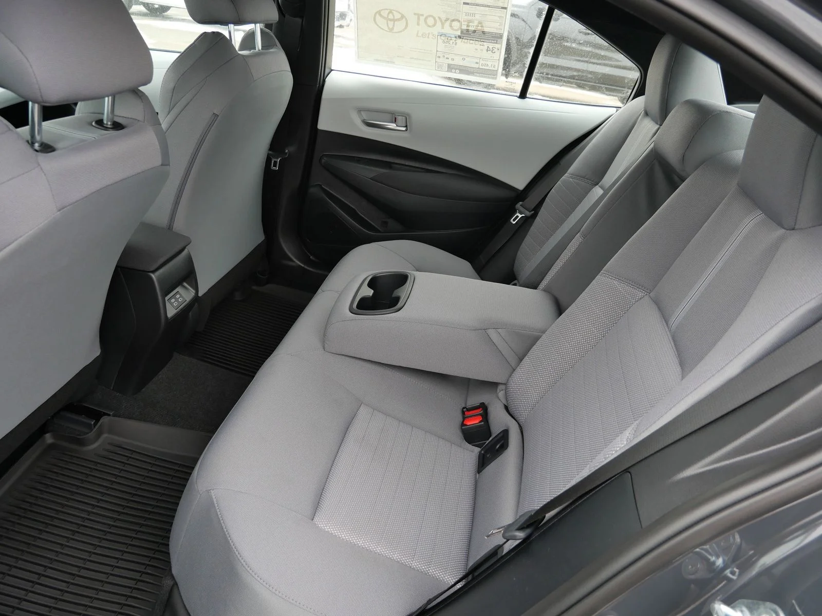 2026 Toyota Corolla SE - Photo 14