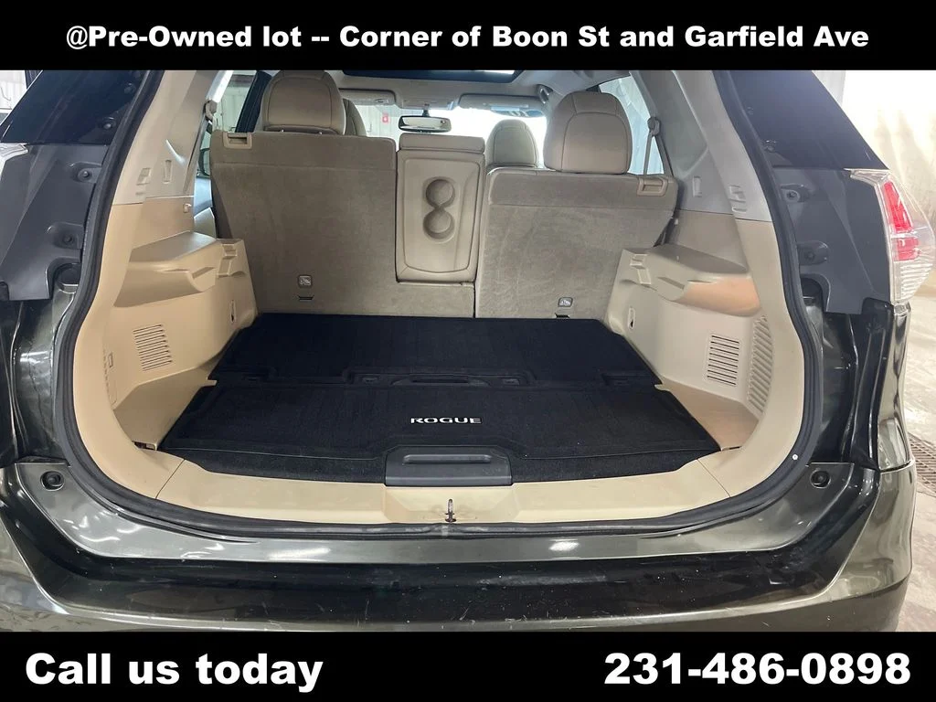 Used 2016 Black Nissan SL image 28