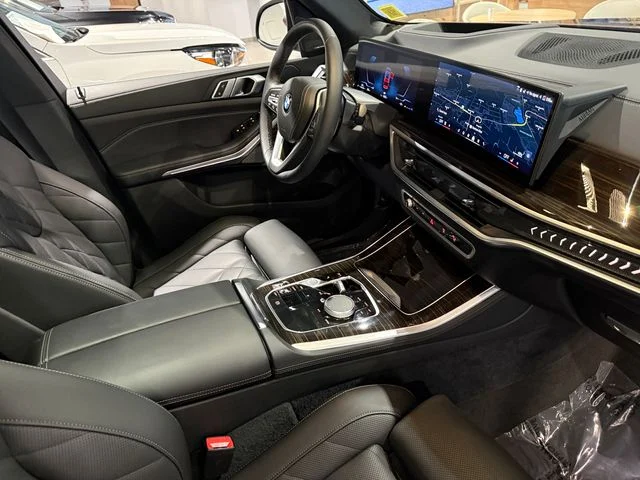 Certified Used 2024 Ametrin Metallic BMW xDrive40i image 25