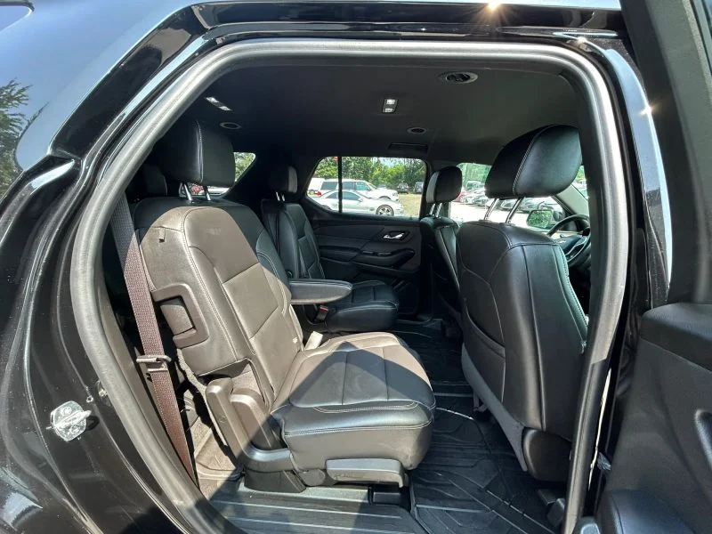 Used 2022 Black Chevrolet LT Sport Utility 4D image 28
