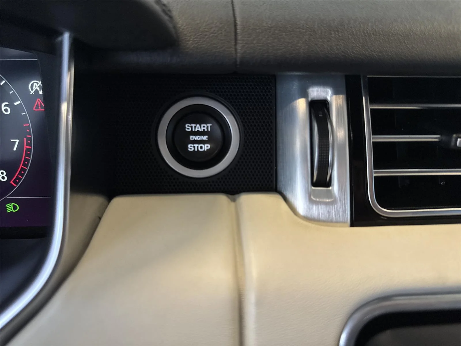 Used 2021 WHITE Land Rover P525 HSE image 26