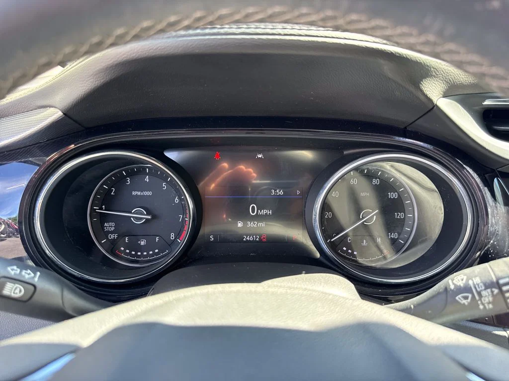 Used 2022 Summit White Buick Select image 19