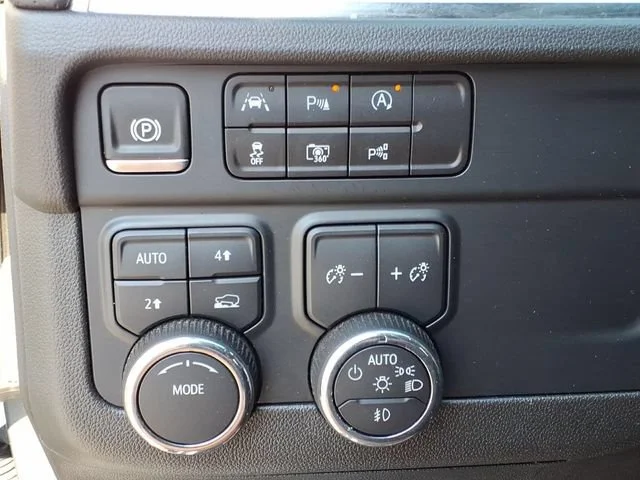 Used 2025 Sterling Gray Metallic Chevrolet Premier image 27