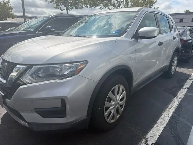 Used 2020 Brilliant Silver Metallic Nissan S image 4