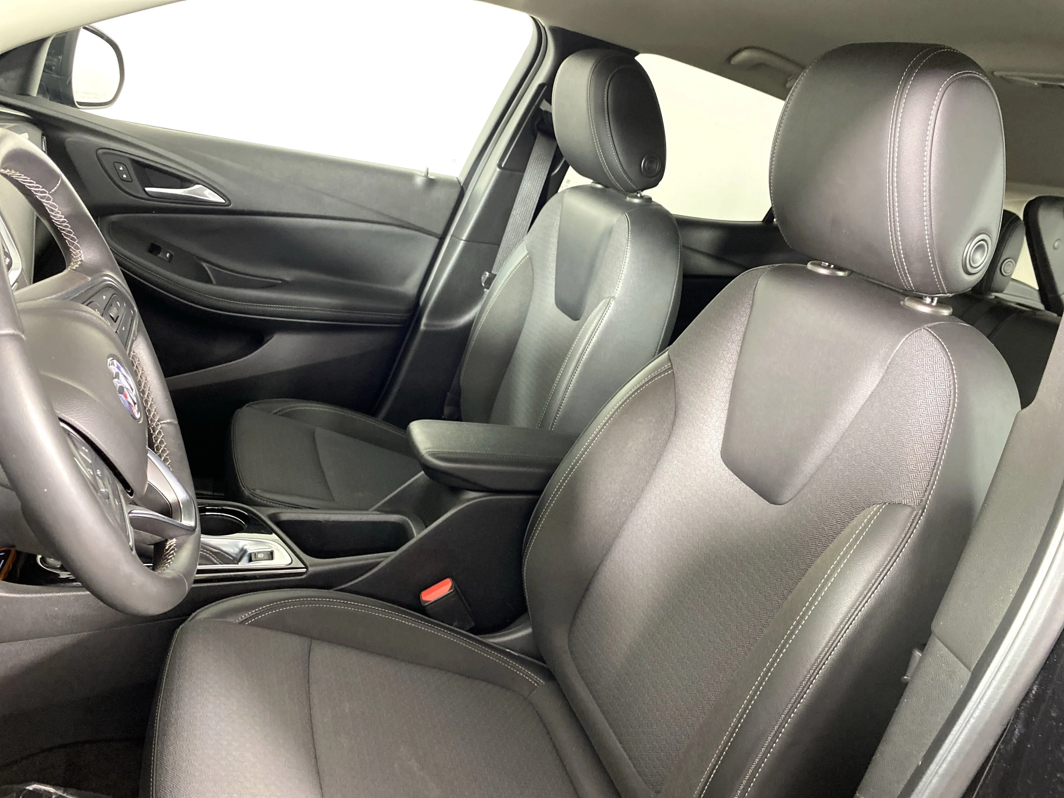 Used 2021 Ebony Twilight Metallic Buick Preferred image 15