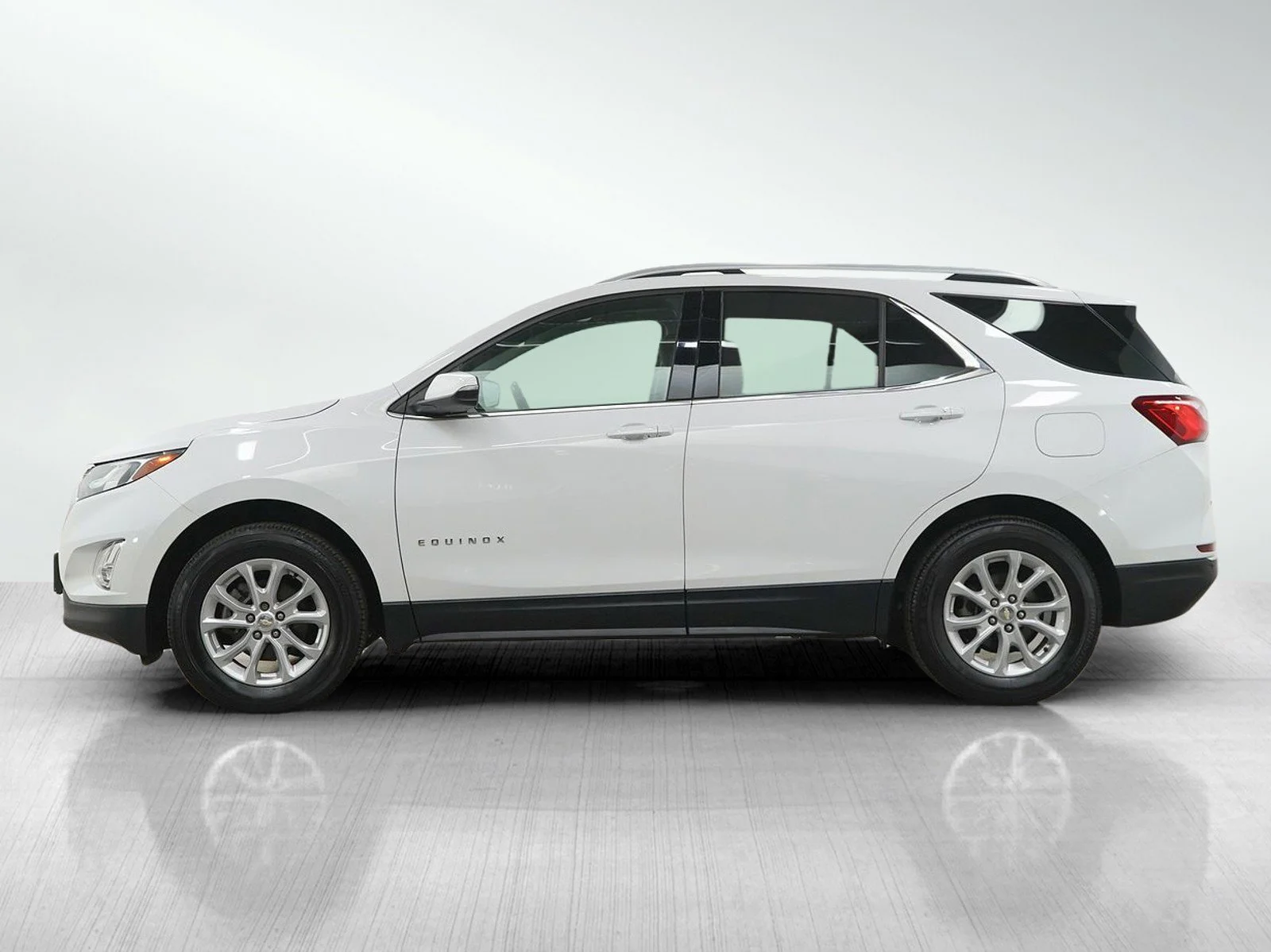 Used 2019 Chevrolet Equinox LT with VIN 3GNAXUEV2KL124943 for sale in White Bear Lake, Minnesota