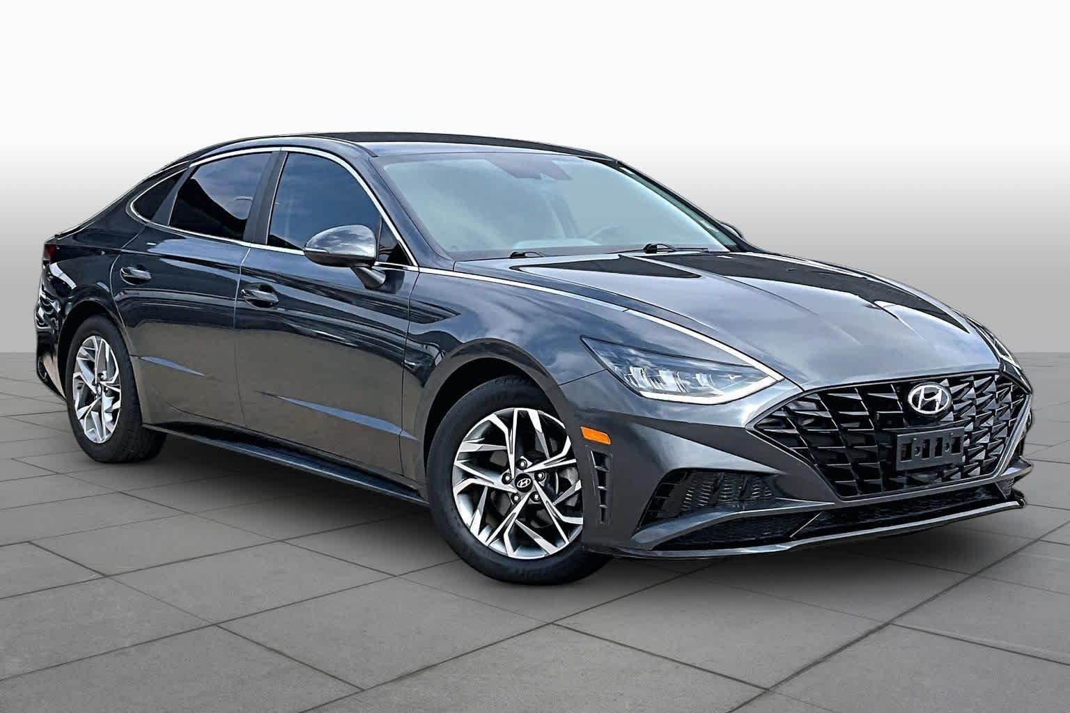 Used 2023 Portofino Gray Hyundai SEL image 3