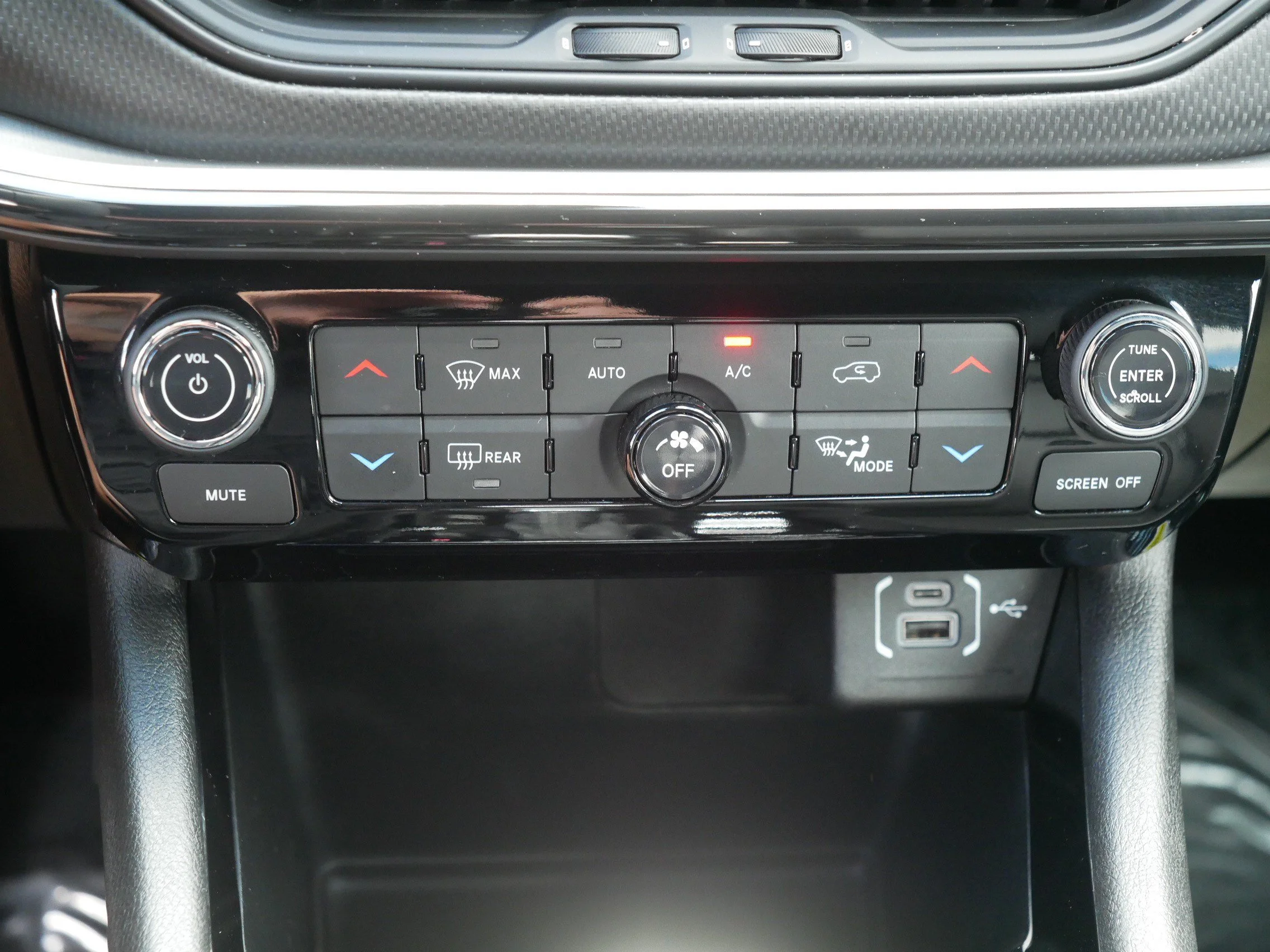 Used 2025 Bright White Clearcoat Jeep Limited image 32