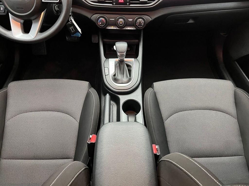 Used 2023 Currant Red Kia LXS image 32
