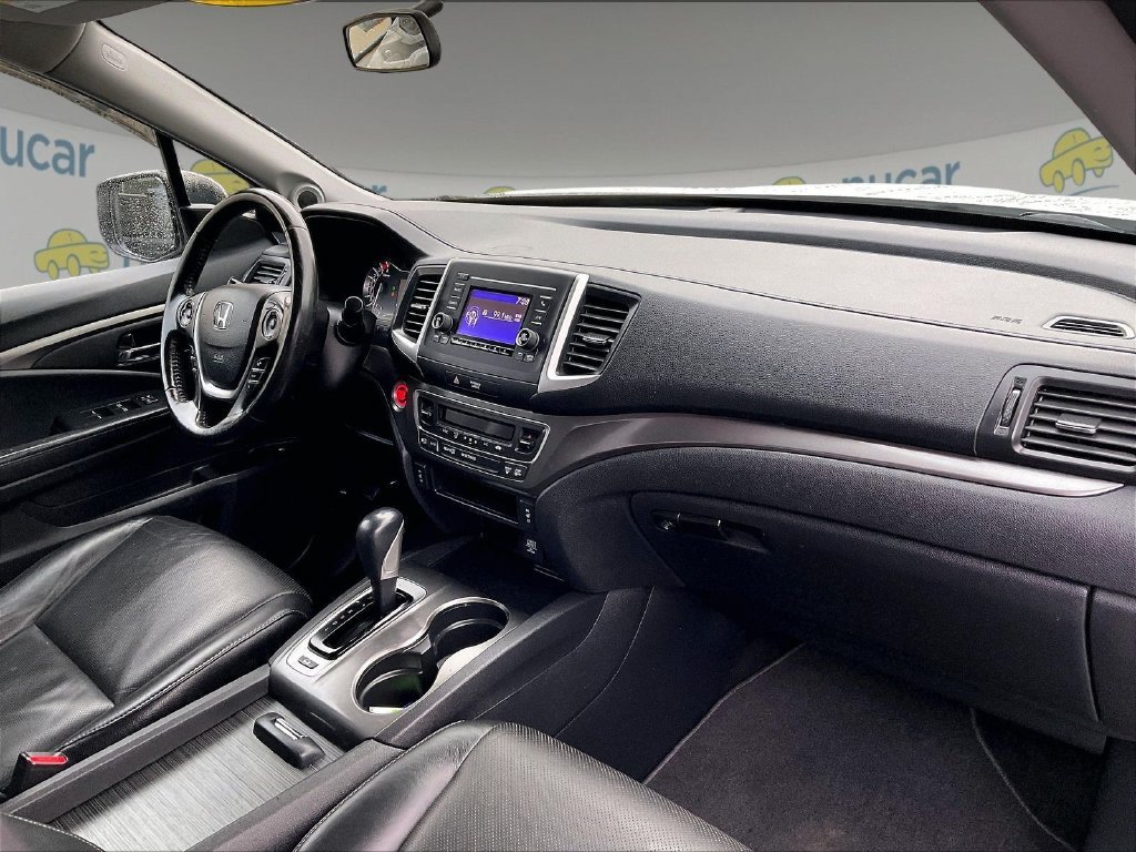 Used 2018 White Diamond Pearl Honda RTL image 14