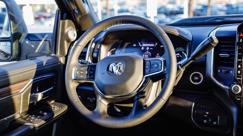 2025 RAM 3500 Laramie - Photo 18