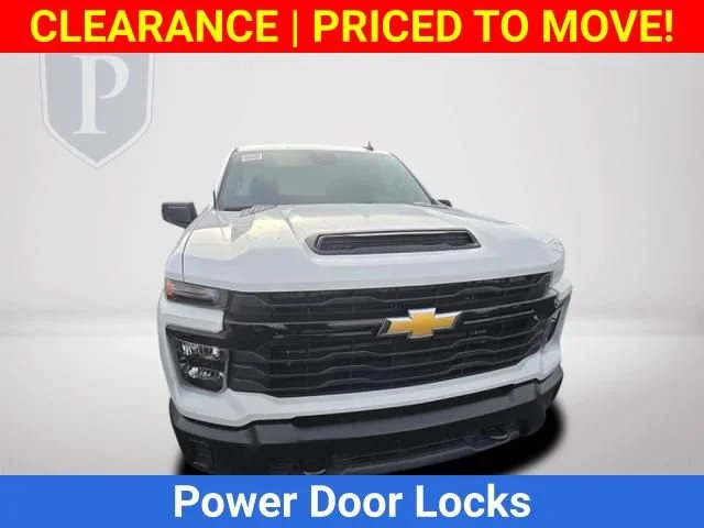 New 2026 Summit White Chevrolet WT image 13