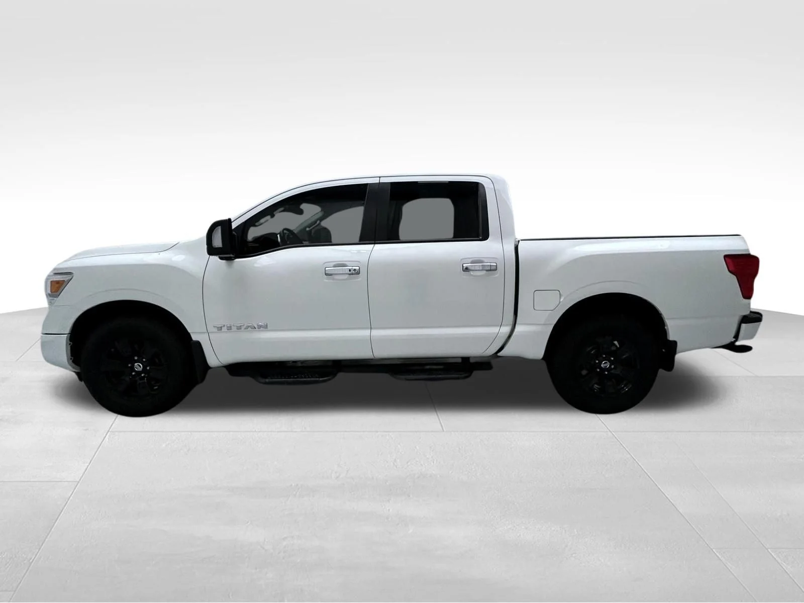 Used 2021 White Nissan SV image 8