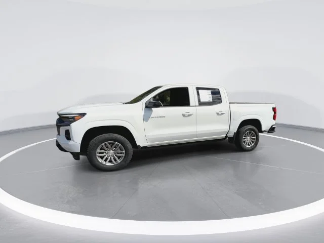 Used 2026 White Chevrolet LT image 5