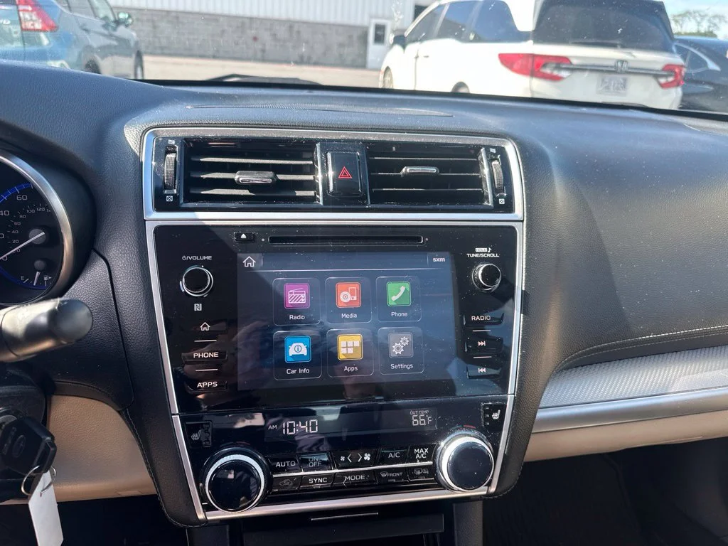 Used 2018 Crystal White Pearl Subaru 2.5i image 19