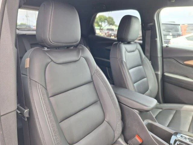 Used 2023 Summit White Chevrolet ACTIV image 29