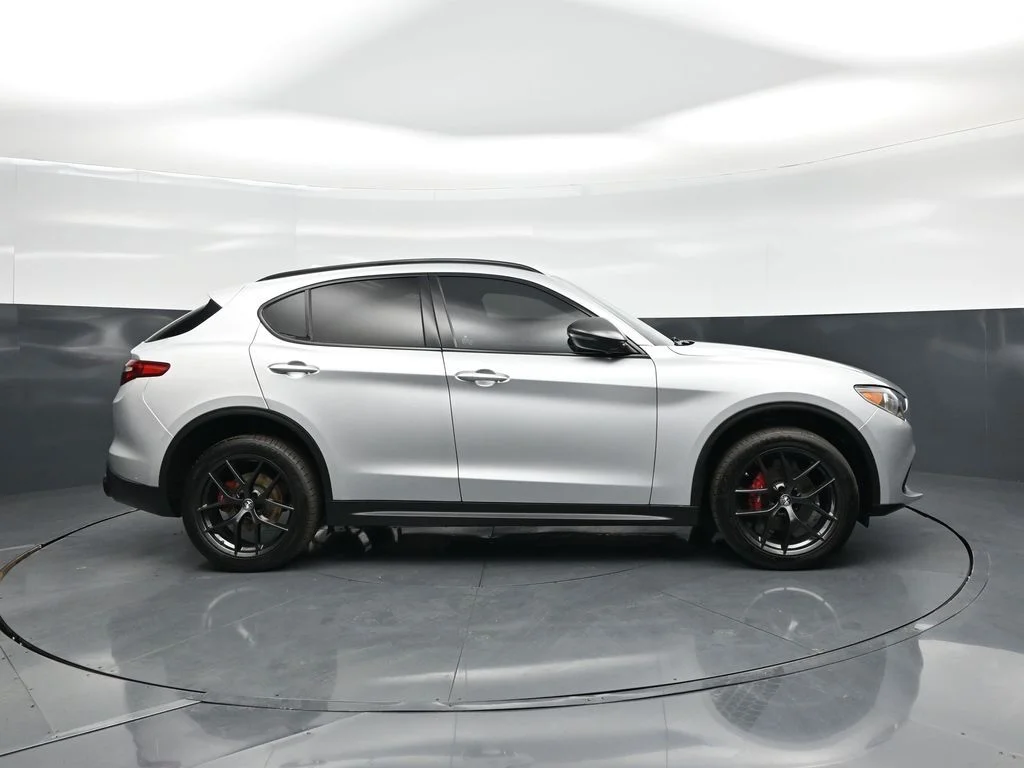 Used 2020 Gray Alfa Romeo Base image 23