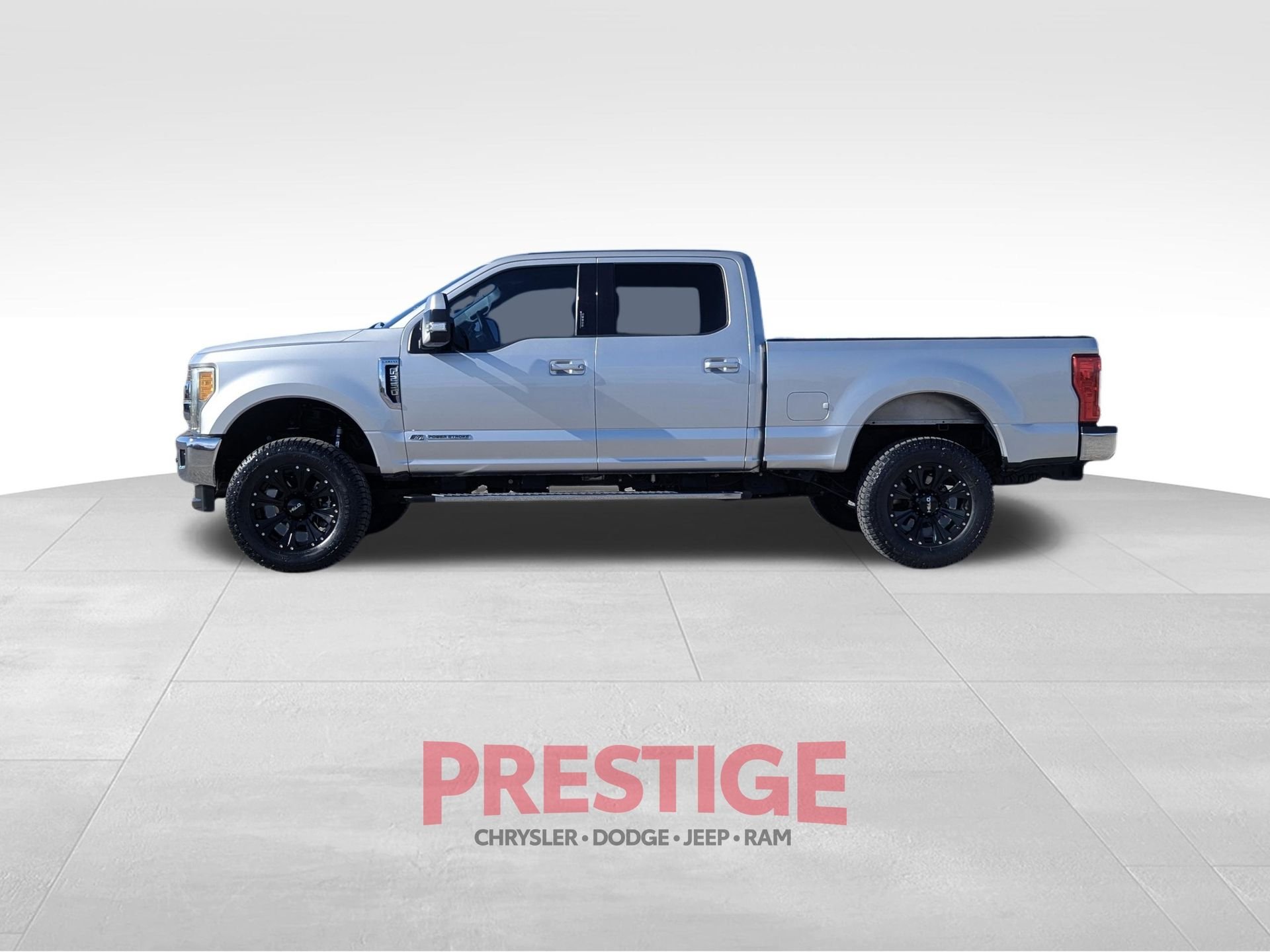 Used 2017 Silver Ford Lariat image 12