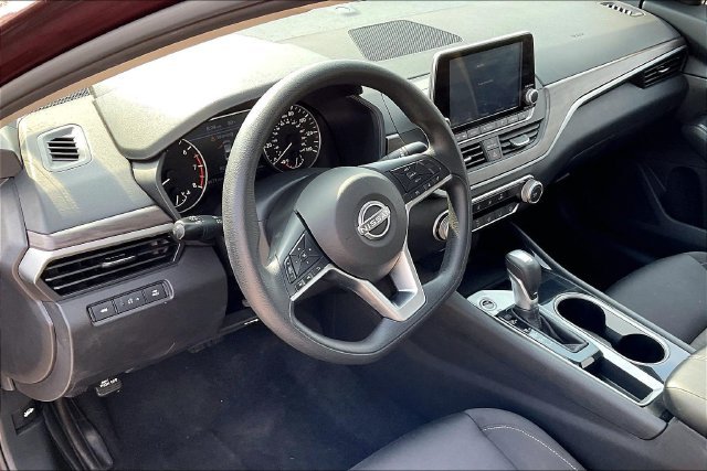 Used 2024 Red Nissan 2.5 SV image 12