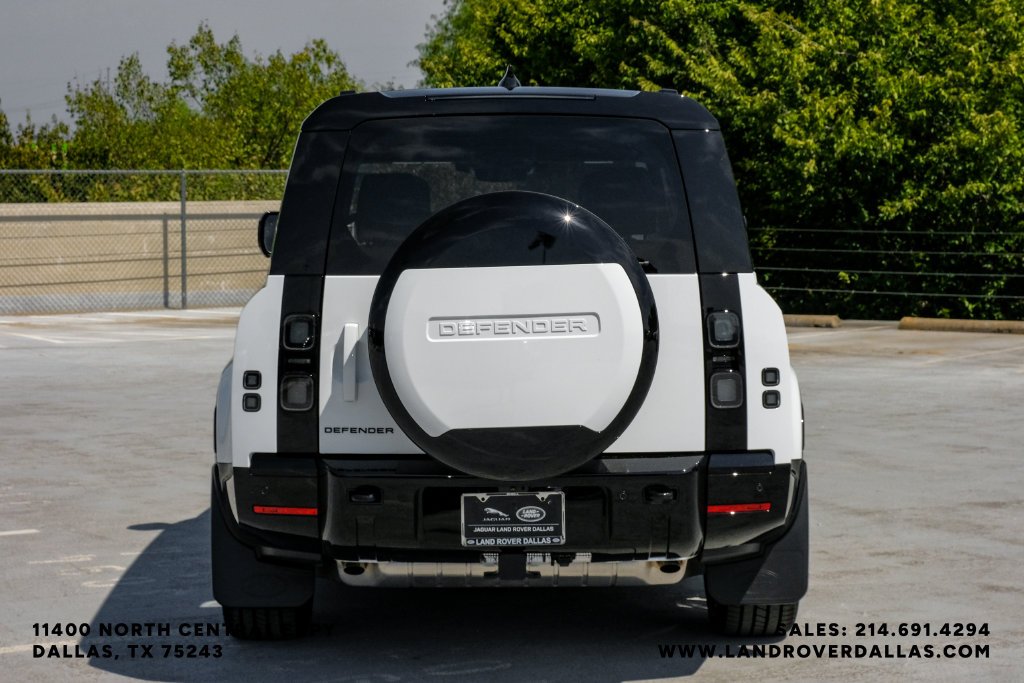 New 2026 Fuji White Land Rover X-Dynamic SE image 7