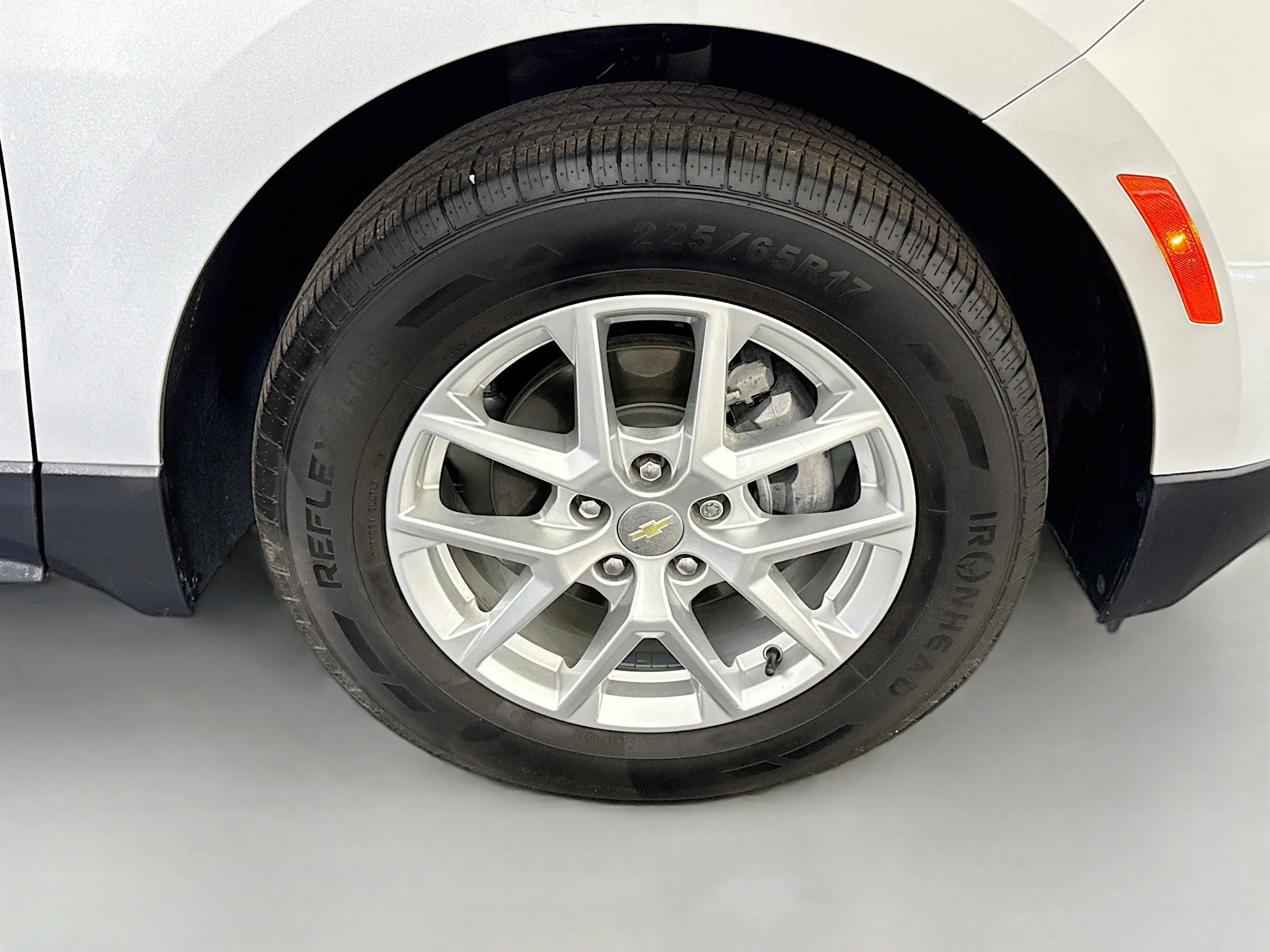 Used 2022 Silver Ice Metallic Chevrolet LT image 28