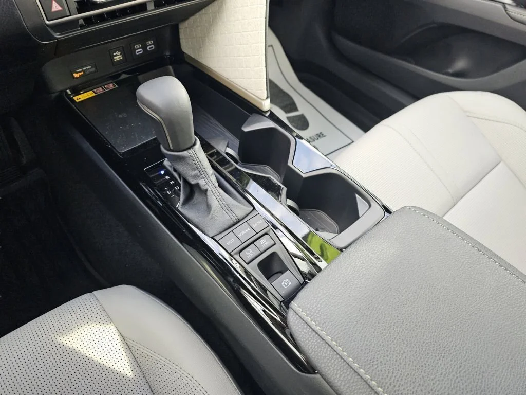2025 Toyota Camry XLE - Photo 28