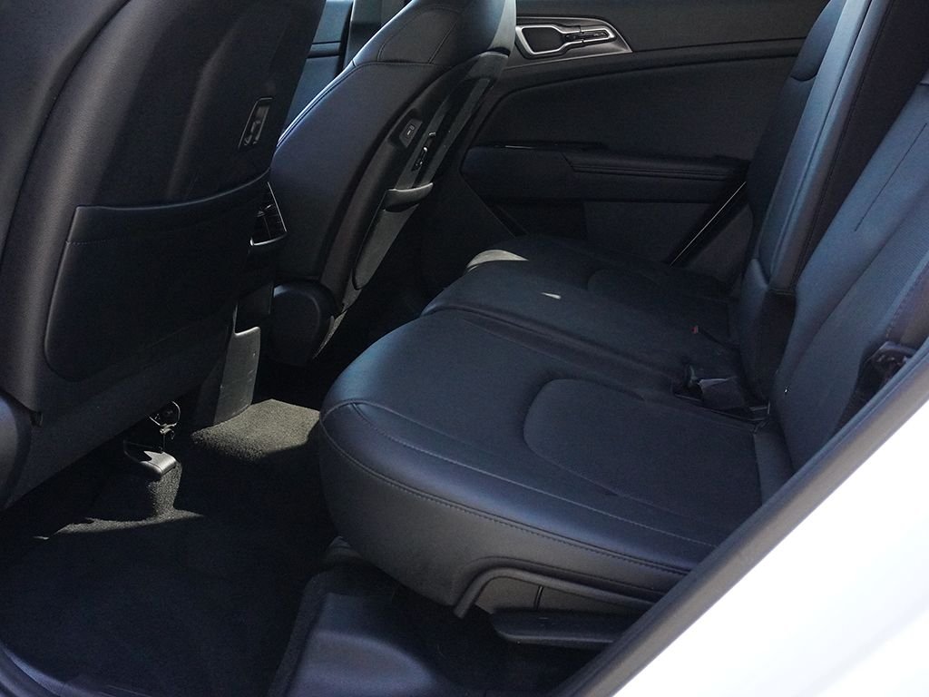 Used 2023 White Kia EX image 27