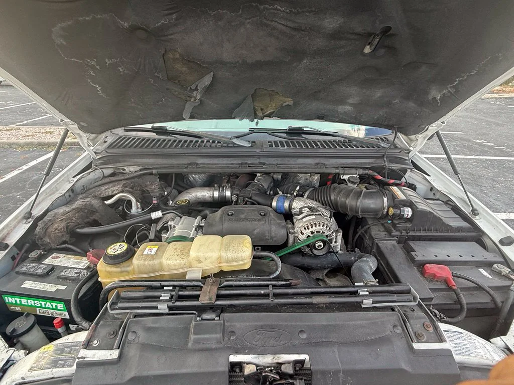 Used 2003 White Ford Super Duty Line image 12