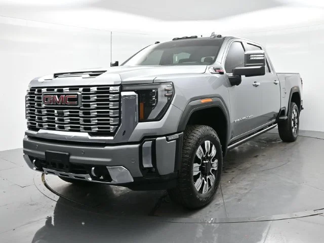 Used 2025 Sterling Metallic GMC Denali image 3