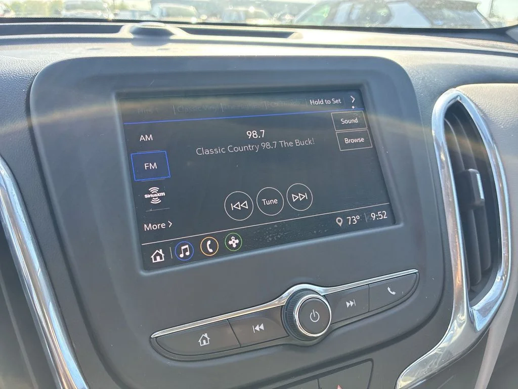 Used 2022 White Chevrolet LS image 15