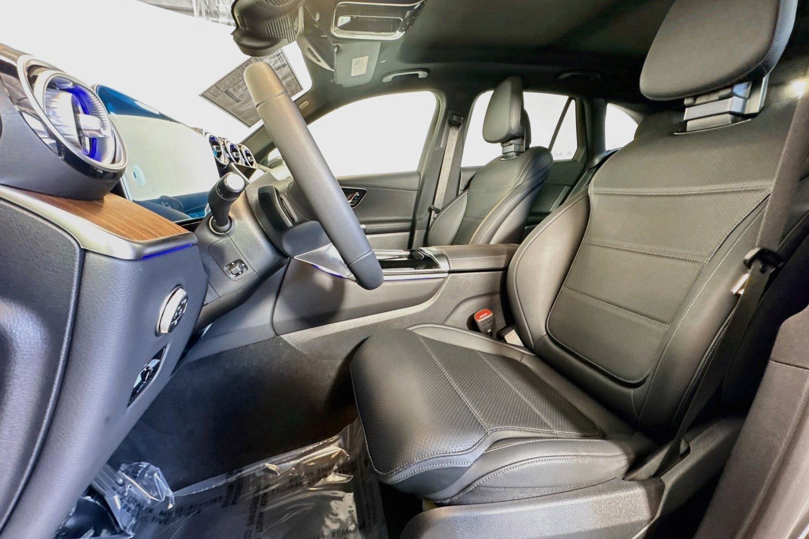 New 2026 Graphite Grey Metallic Mercedes-Benz GLC 300 image 18
