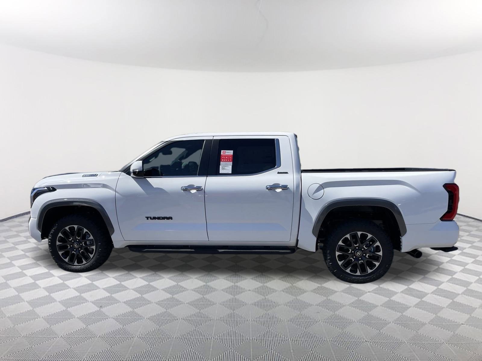 2025 Toyota Tundra Limited - Photo 7