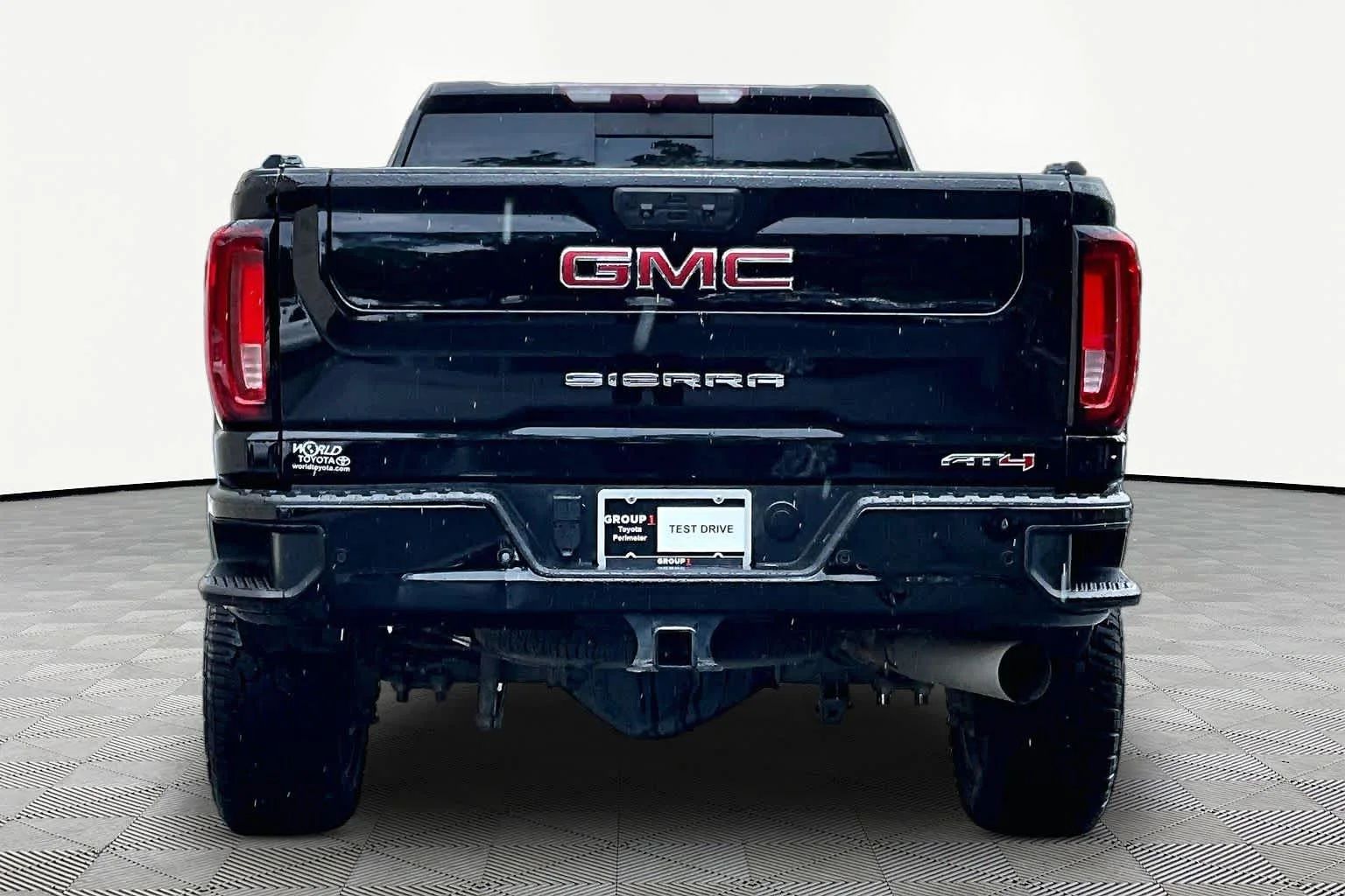 Used 2022 Onyx Black GMC AT4 image 4