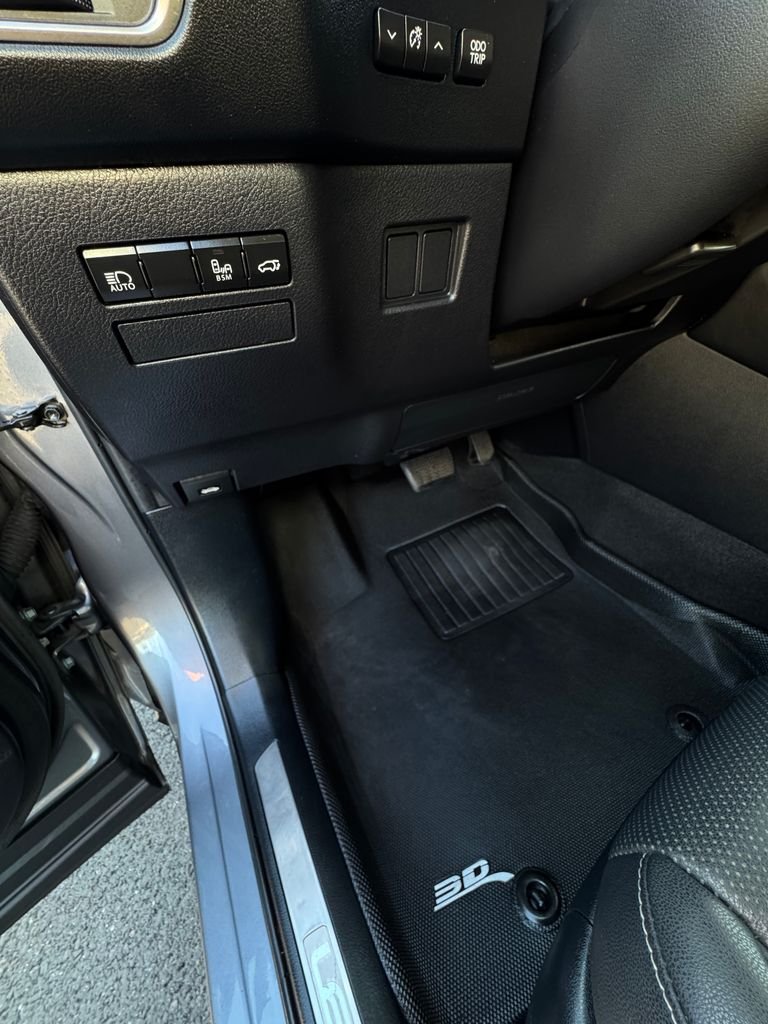 Used 2019 Atomic Silver Lexus 300 Base image 15