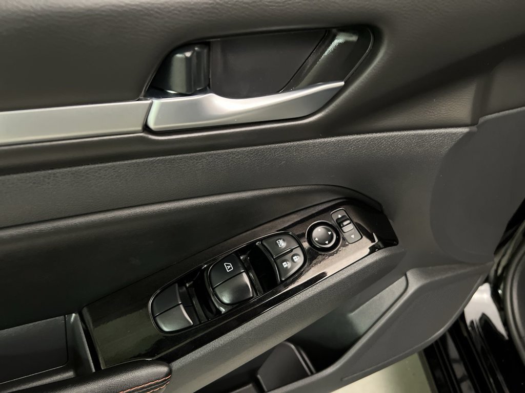 2025 Nissan Altima SR - Photo 13