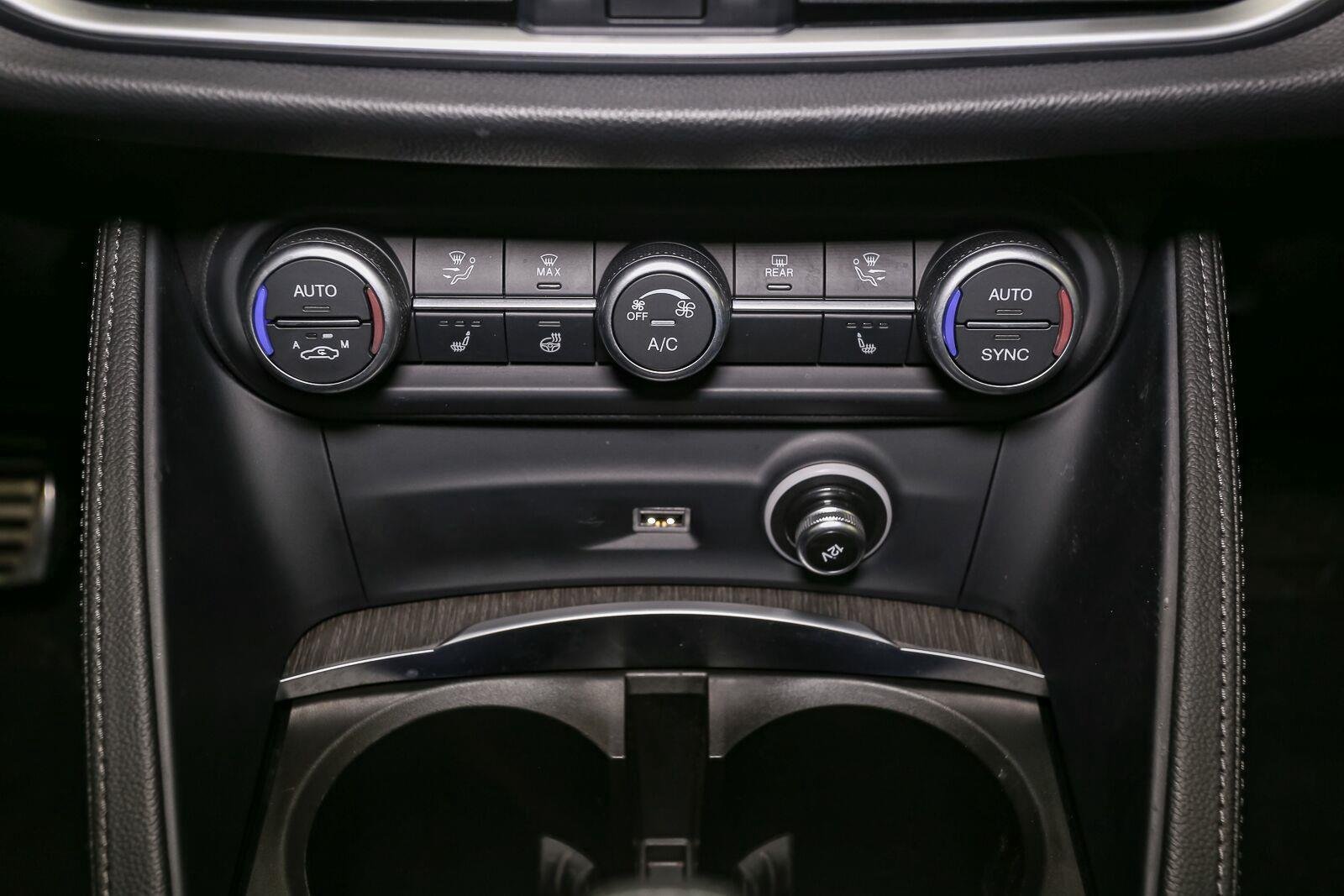 Used 2023 Anodized Blue Metallic Alfa Romeo Ti image 35