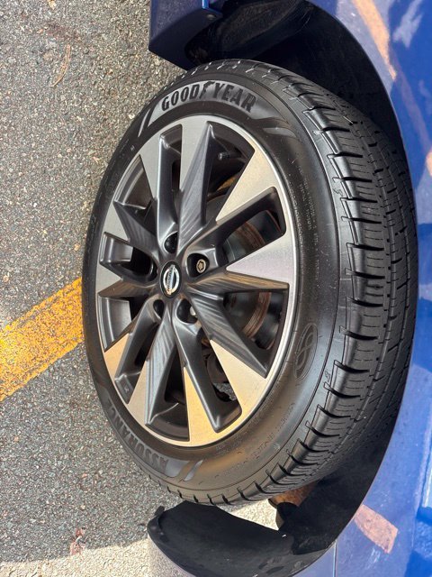 Certified Used 2018 Gray Nissan SR image 11