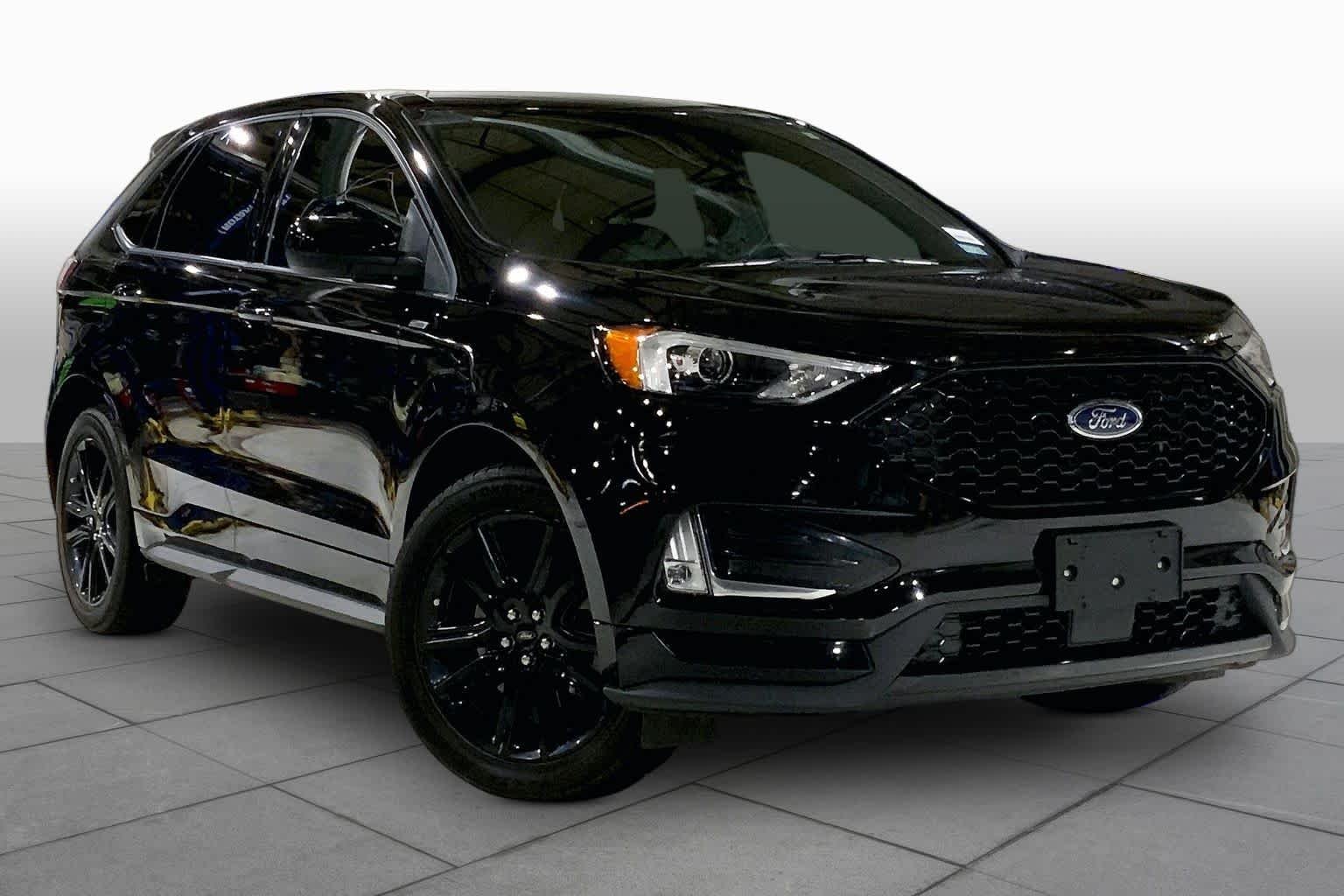 Used 2022 Agate Black Metallic Ford ST-Line image 3