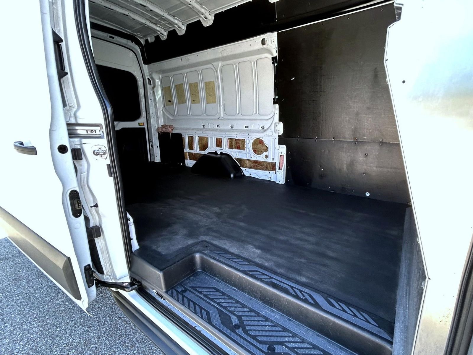 Used 2023 White Ford Base image 17