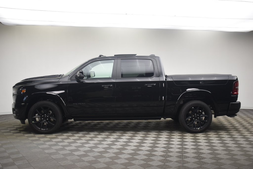 New 2027 Diamond Black Crystal Pearl-Coat Exterior Paint RAM Laramie image 15