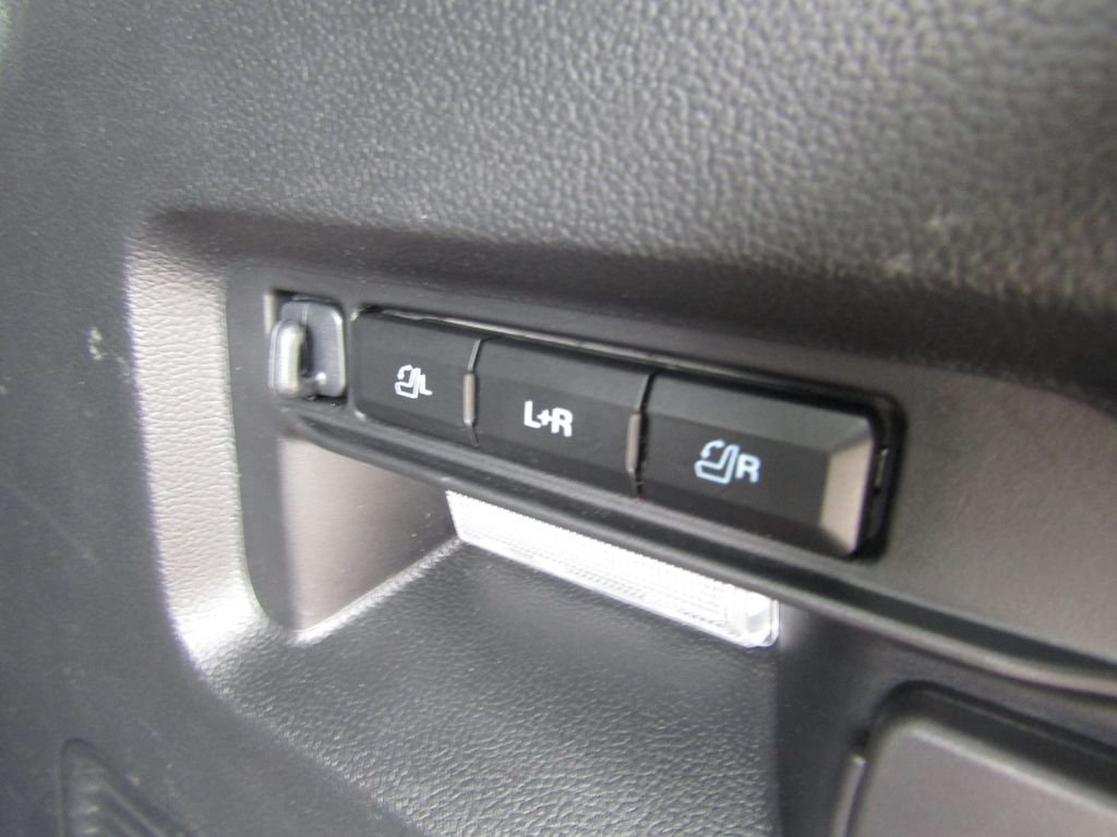 Used 2025 Gray Ford Platinum image 23