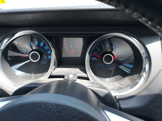 Used 2014 White Ford V6 image 11