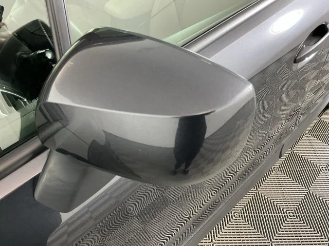 Used 2018 Gray Subaru 2.5i Premium image 10