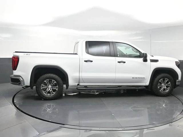 Used 2025 White GMC Pro image 8