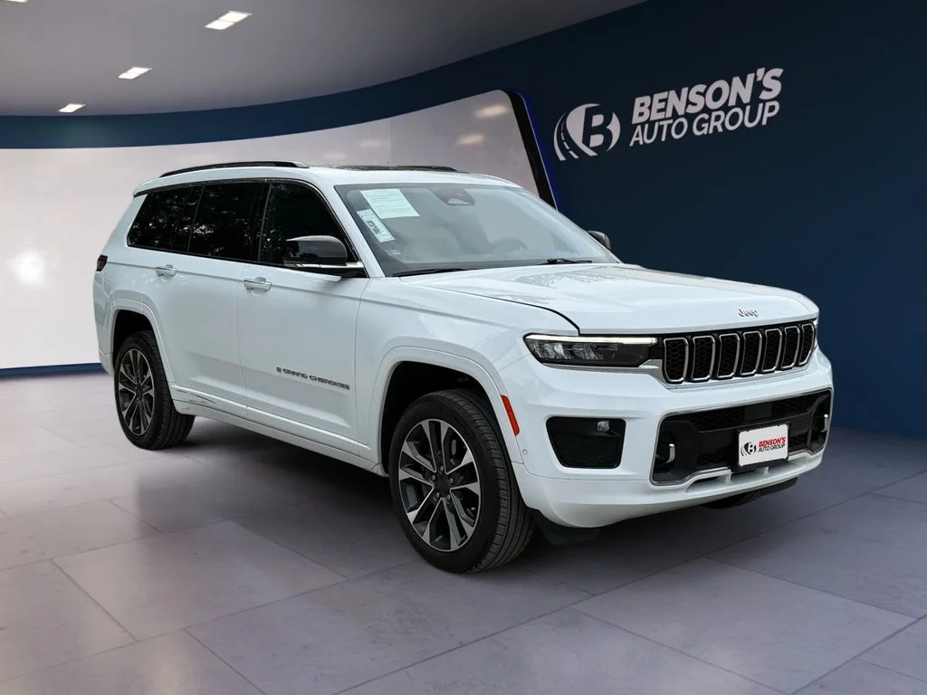Used 2023 White Jeep Overland image 7