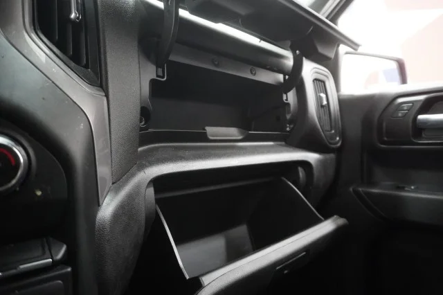 Used 2022 WHITE Chevrolet Custom image 28