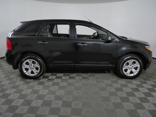 Used 2011 Black Ford SE image 10