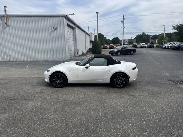 Used 2024 White Mazda Grand Touring image 8